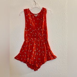 Billabong red Romper Medium w Ruffled shorts
